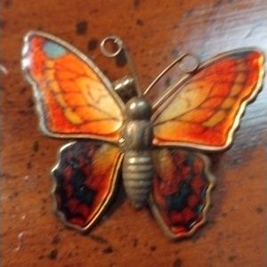 Women's butterfly pin in very good condition